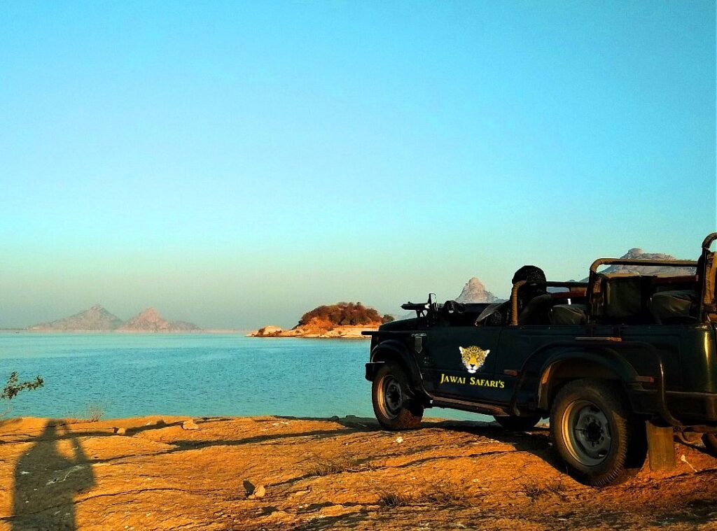 Jawai Jeep Near Dam Water